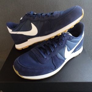 nike internationalist low by you